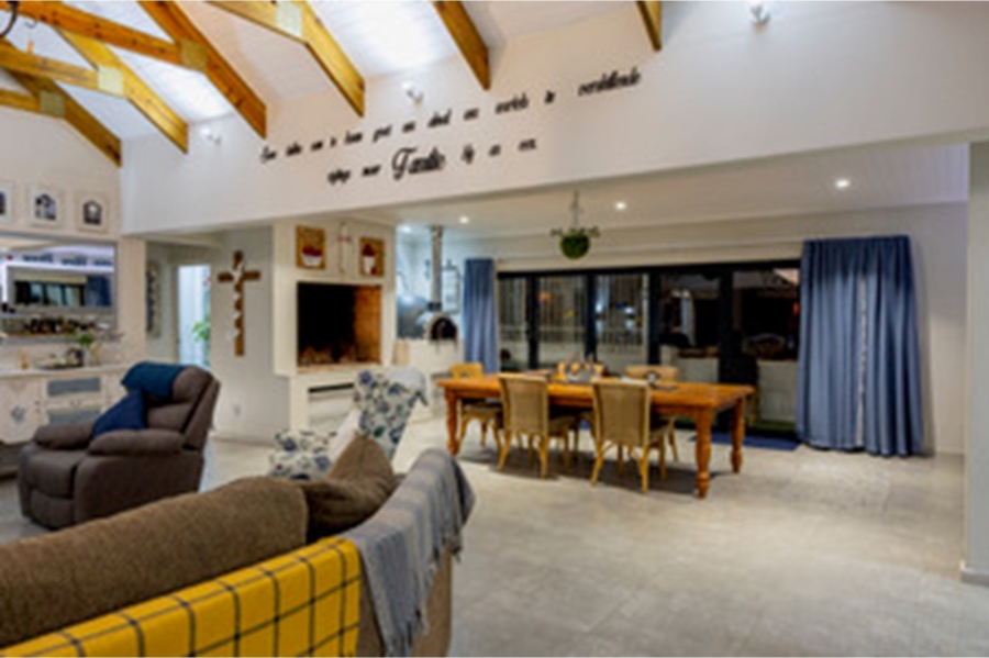 5 Bedroom Property for Sale in Da Gama Bay Western Cape